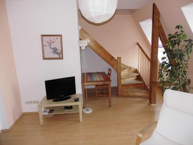 Sehr-Schoene-4-Raum-Maisonette-Fewo-Mit-110Qm-Balkon-Zentral-Preiswert-T7 Drezda Kültér fotó